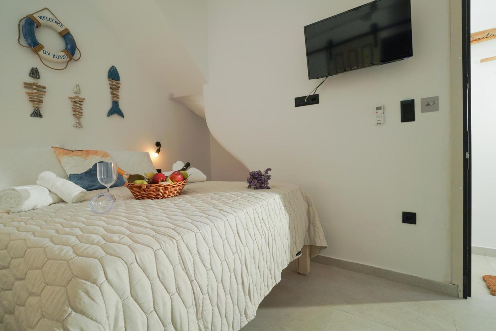 Seabed Suites Mykonos Mykonos Town Exterior photo